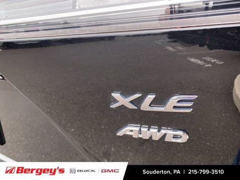 Used 2023 Toyota Corolla Cross XLE w/ Convenience Package AWD/4WD image 35