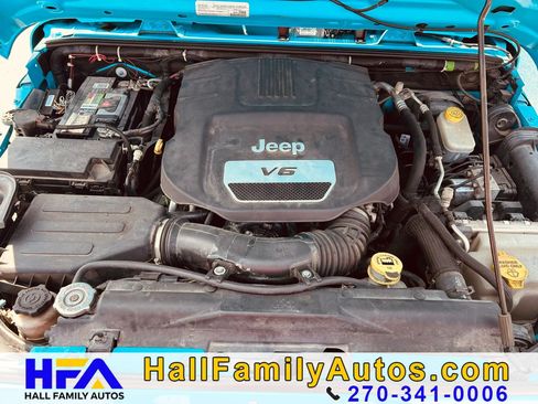 Used 2018 Jeep Wrangler Unlimited Sport w/ Connectivity Group AWD/4WD image 27