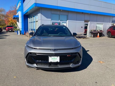 New 2026 Chevrolet Equinox EV RS w/ Convenience Package II FWD image 2