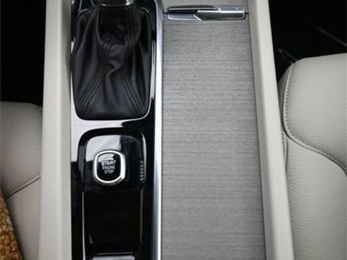 Used 2022 Volvo V60 T5 Cross Country w/ Advanced Package image 10