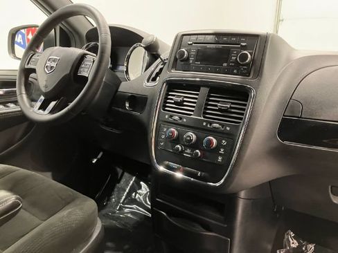 Used 2016 Dodge Grand Caravan SE FWD image 44