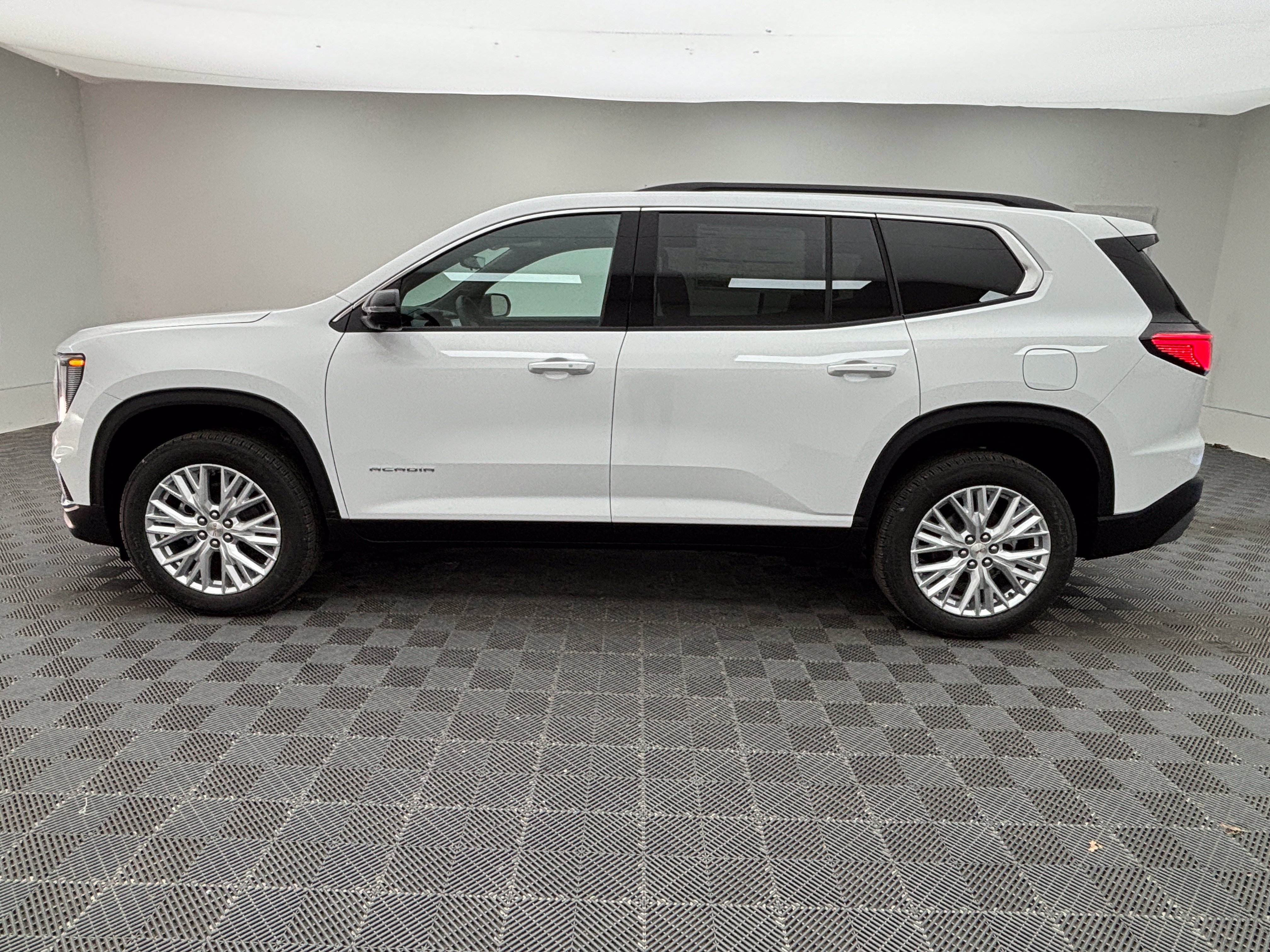 New 2027 GMC Acadia Elevation w/ Elevation Premium Package AWD/4WD image 15