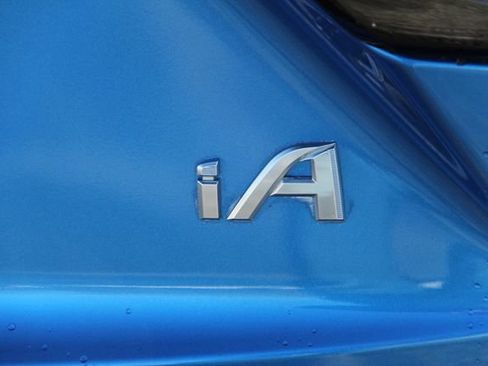 Used 2018 Toyota Yaris iA image 9