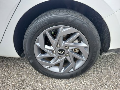 Used 2024 Hyundai Elantra SEL FWD image 23