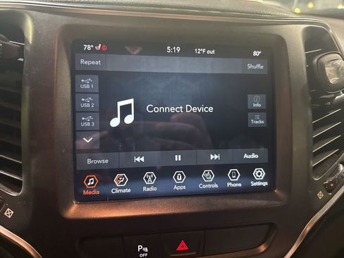 Used 2020 Jeep Cherokee Trailhawk w/ Cold Weather Group image 13