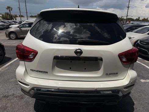 Used 2018 Nissan Pathfinder Platinum FWD image 5