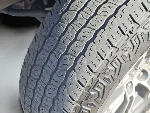 Used 2023 GMC Sierra 1500 SLE image 19