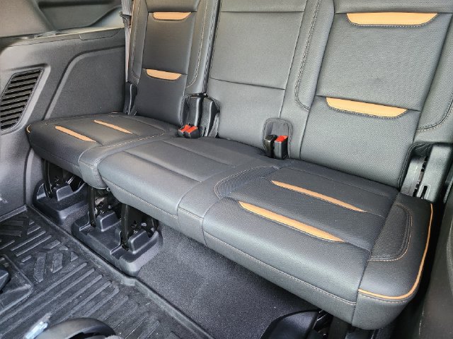 Used 2024 GMC Yukon AT4 w/ Technology Package AWD/4WD image 33