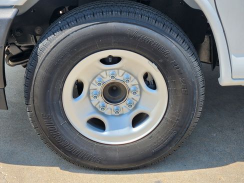 New 2025 GMC Savana 2500 Extended w/ Driver Convenience Package image 8