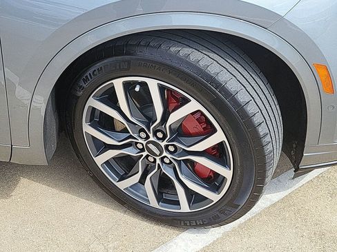Certified 2024 Cadillac XT6 Sport w/ Technology Package AWD/4WD image 34