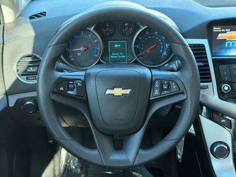 Used 2016 Chevrolet Cruze LT w/ Technology Package image 23