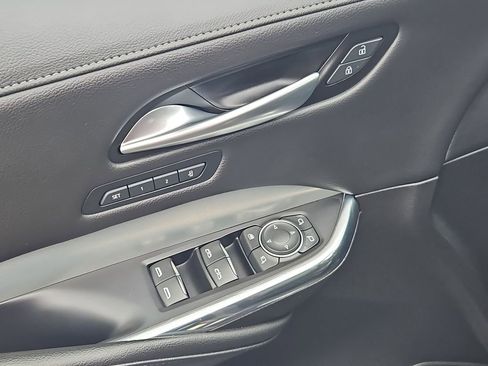 Used 2023 Cadillac XT4 Premium Luxury image 11