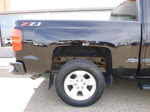 Used 2018 Chevrolet Silverado 1500 LT w/ All Star Edition AWD/4WD image 4