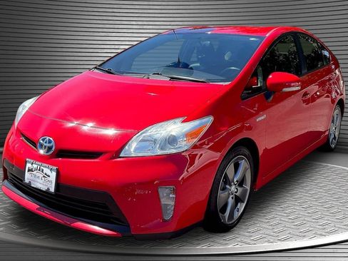 Used 2015 Toyota Prius Persona Series FWD image 3