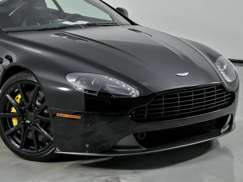 Used 2015 Aston Martin V8 Vantage GT image 3