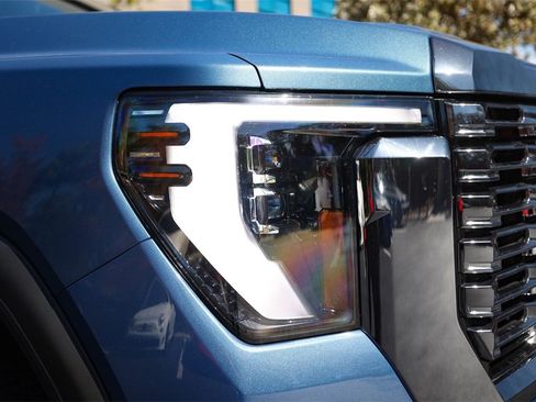 Used 2024 GMC Sierra 2500 Denali Ultimate image 12