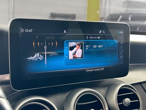 Used 2021 Mercedes-Benz C 300 4MATIC Sedan image 21