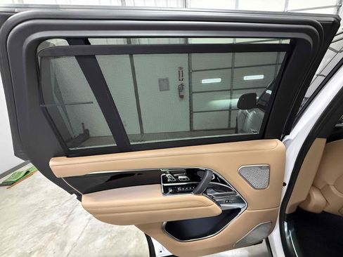 Used 2025 Land Rover Range Rover Long Wheelbase Autobiography image 91