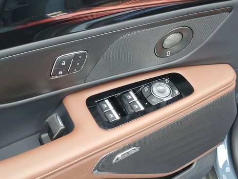 New 2026 Lincoln Nautilus Reserve w/ Jet Appearance Package AWD/4WD image 9