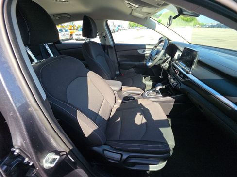 Used 2023 Kia Forte LXS FWD image 13
