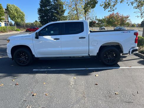 Used 2026 Chevrolet Silverado 1500 Custom AWD/4WD image 9