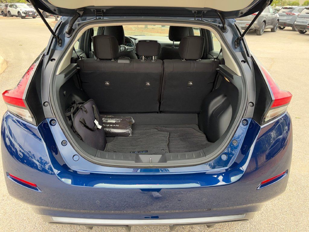 Used 2025 Nissan Leaf S FWD image 27