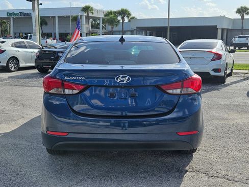 Used 2016 Hyundai Elantra SE w/ Option Group 02 FWD image 6