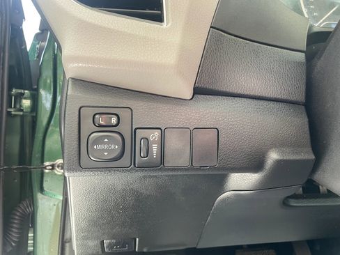 Used 2015 Toyota Corolla LE FWD image 10