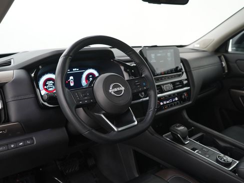 Used 2024 Nissan Pathfinder Platinum AWD/4WD image 29