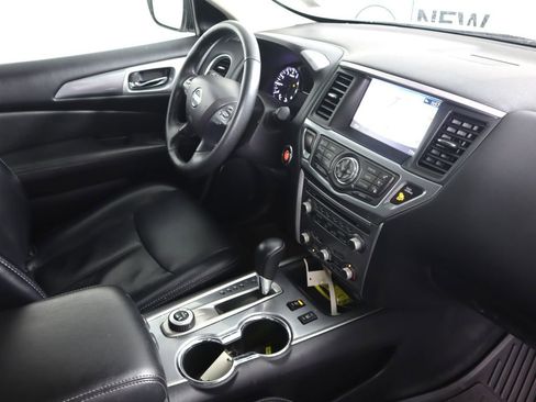 Used 2019 Nissan Pathfinder SL image 29