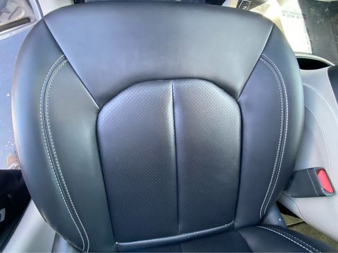 Used 2024 Chrysler Pacifica Touring-L FWD image 38