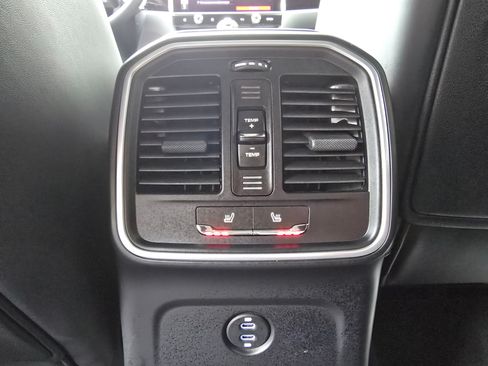 Certified 2026 Porsche Macan AWD/4WD image 22