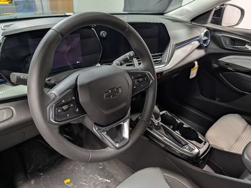 New 2026 Chevrolet Trax LT w/ Driver Confidence Package FWD image 17