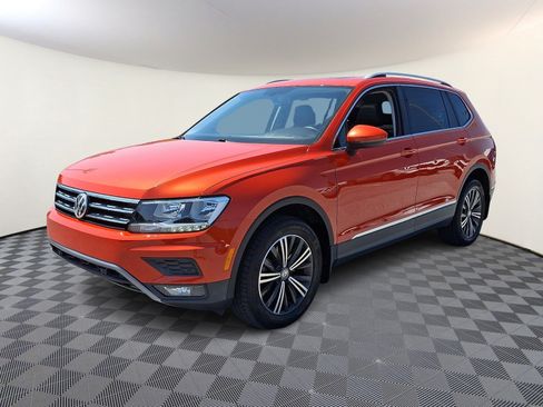 Used 2019 Volkswagen Tiguan SEL w/ 3rd Row Seat Package AWD/4WD image 3