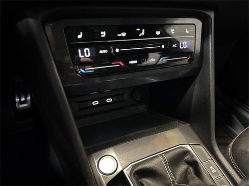 Used 2024 Volkswagen Tiguan SEL R-Line image 19