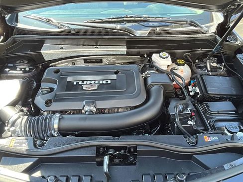 Used 2022 Cadillac XT4 Luxury w/ Cold Weather Package image 36