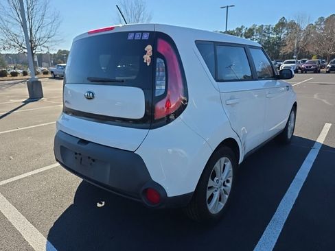 Used 2015 Kia Soul + image 7
