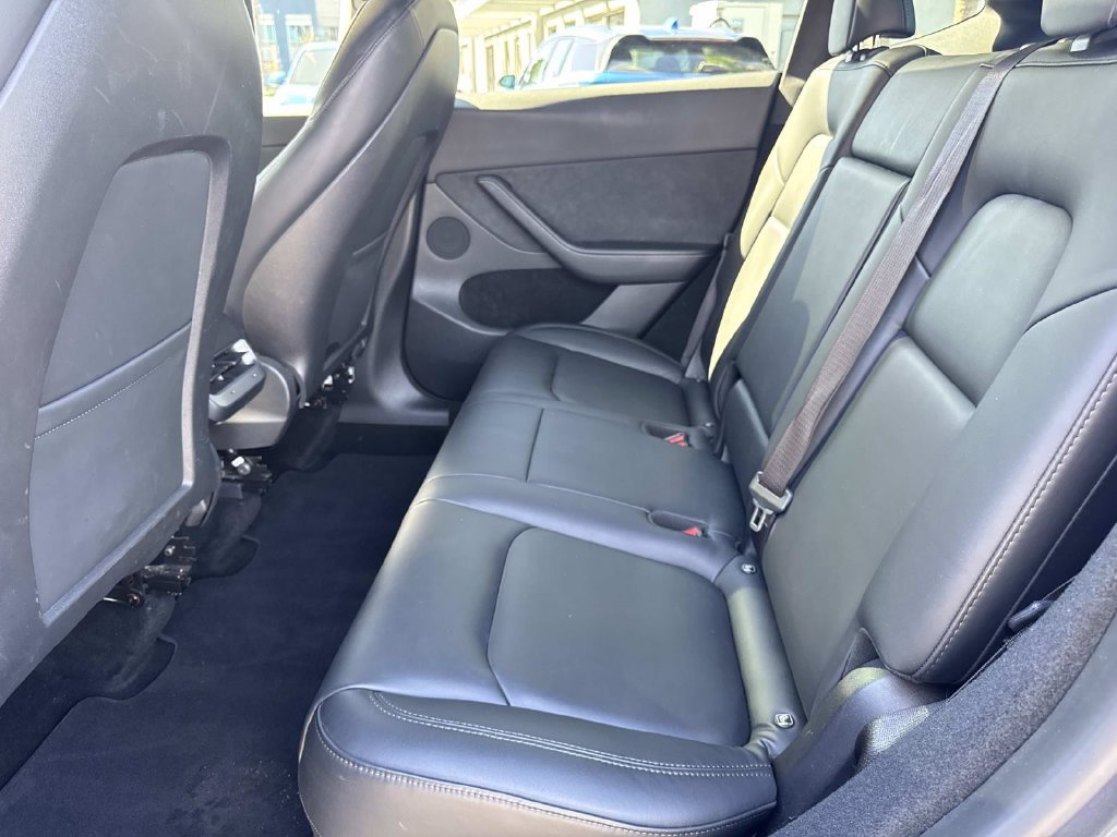 Used 2023 Tesla Model Y Long Range AWD/4WD image 15