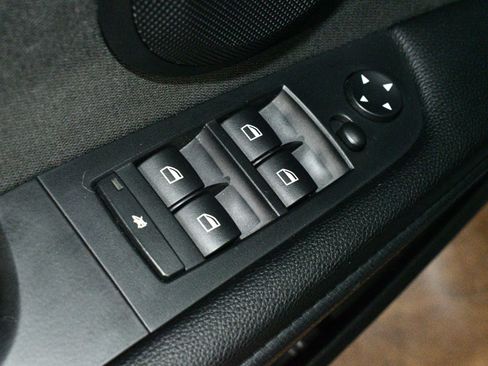 Used 2011 BMW M3 Sedan RWD image 40