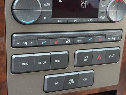 Used 2013 Lincoln Navigator 4WD w/ HD Trailer Tow Pkg image 10