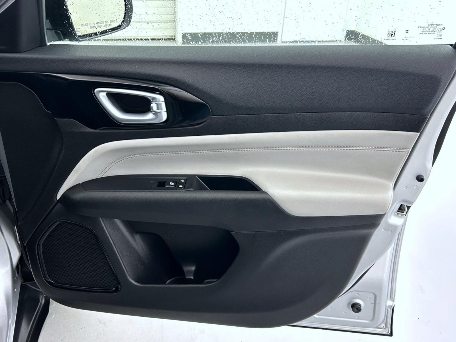 Certified 2025 Jeep Compass Limited AWD/4WD image 16