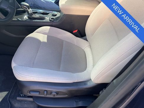 Used 2023 Chevrolet Traverse LT image 5