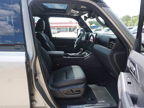 Used 2024 Lexus GX 550 AWD/4WD image 16