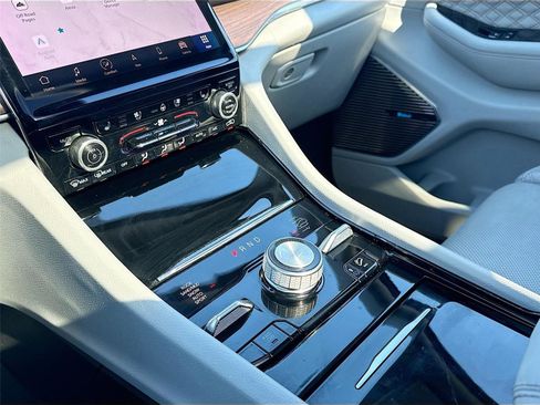 Used 2022 Jeep Grand Cherokee Summit image 16