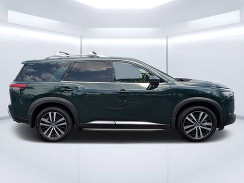 Used 2024 Nissan Pathfinder Platinum w/ Black Appearance Package image 2