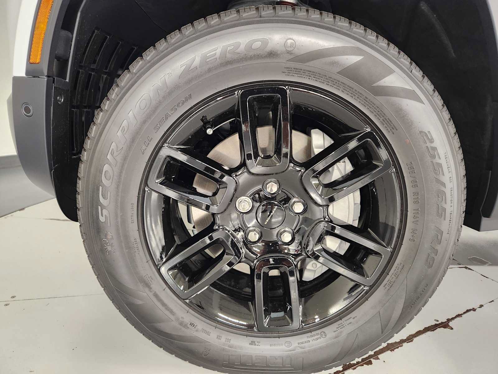New 2026 Land Rover Defender 110 S AWD/4WD image 8