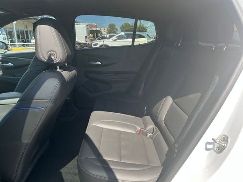 Used 2025 Buick Envista Sport Touring image 24