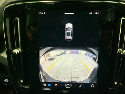 Certified 2024 Volvo XC40 B5 Core image 18