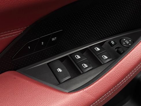 Used 2022 BMW M440i Convertible w/ Premium Package image 88