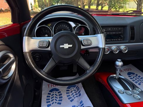 Used 2004 Chevrolet SSR w/ Preferred Equipment Group image 51